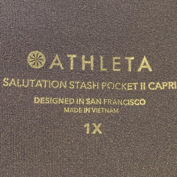 Athleta Salutation Stash Pocket Capri II Purple Plus Size 1X Fitted - Picture 3 of 3